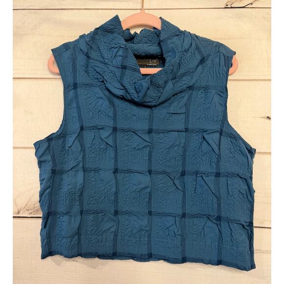 Liv by Habitat Clothes Size SM Sleeveless Top Blue Textured Fun Collar - Picture 1 of 4